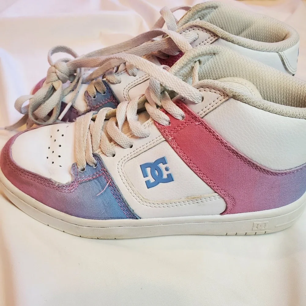 Woman's DC Manteca‎ Mid 4 Pink White Blue Size 5 High Top Sneakers